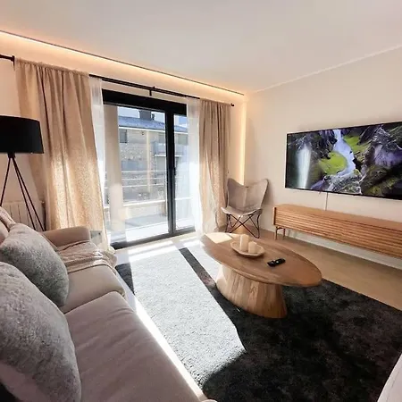 Apartment Atico Duplex De Lujo - Clasificacion 5 Estrellas - 8pax - A Pie Del Centro - 2 Parkings L By Bonesvacances Andorra la Vella