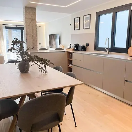 Atico Duplex De Lujo - Clasificacion 5 Estrellas - 8pax - A Pie Del Centro - 2 Parkings L By Bonesvacances Apartment *