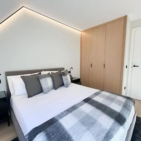 Atico Duplex De Lujo - Clasificacion 5 Estrellas - 8pax - A Pie Del Centro - 2 Parkings L By Bonesvacances Apartment Andorra la Vella