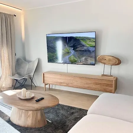 Atico Duplex De Lujo - Clasificacion 5 Estrellas - 8pax - A Pie Del Centro - 2 Parkings L By Bonesvacances Apartment Andorra la Vella