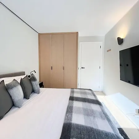 Atico Duplex De Lujo - Clasificacion 5 Estrellas - 8pax - A Pie Del Centro - 2 Parkings L By Bonesvacances أندورا لا فيلا