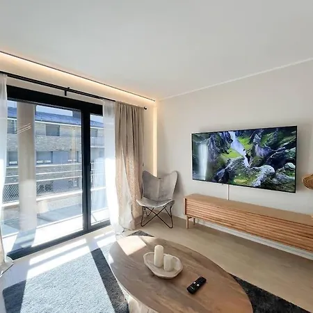 Atico Duplex De Lujo - Clasificacion 5 Estrellas - 8pax - A Pie Del Centro - 2 Parkings L By Bonesvacances Andorra la Vella