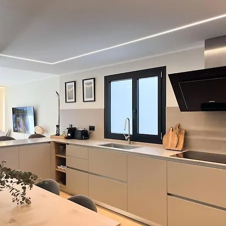 Atico Duplex De Lujo - Clasificacion 5 Estrellas - 8pax - A Pie Del Centro - 2 Parkings L By Bonesvacances شقة